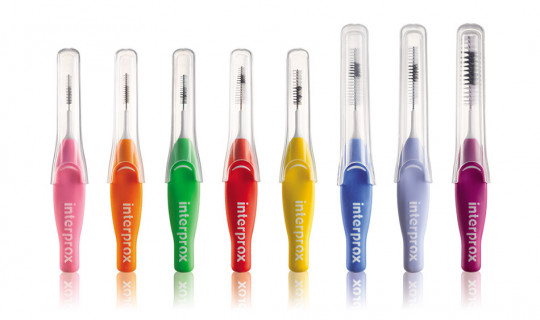 Interprox<sup>®</sup> cepillos interproximales para una higiene bucal 100% completa